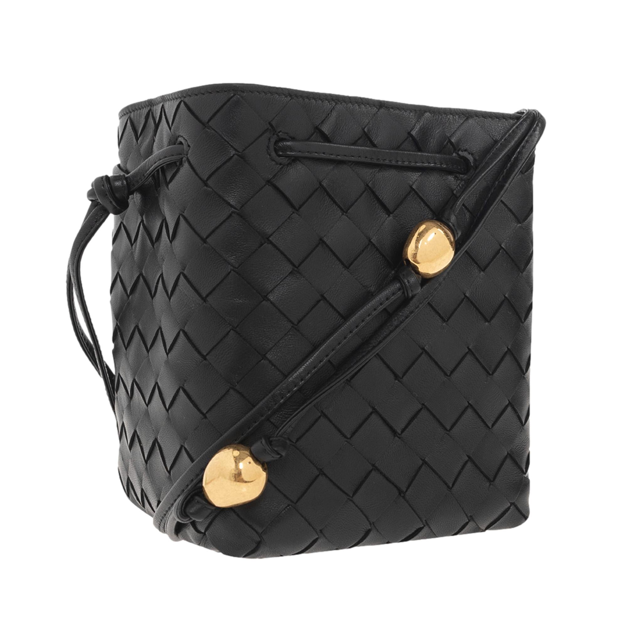 Bottega Veneta Intrecciato Black Woven Leather Bucket Crossbody Bag