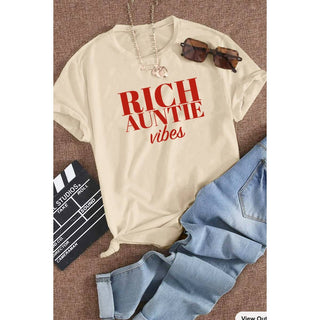 Polar bee - RICH AUNTIE VIBES GRAPHIC WOMEN TEE: WHITE